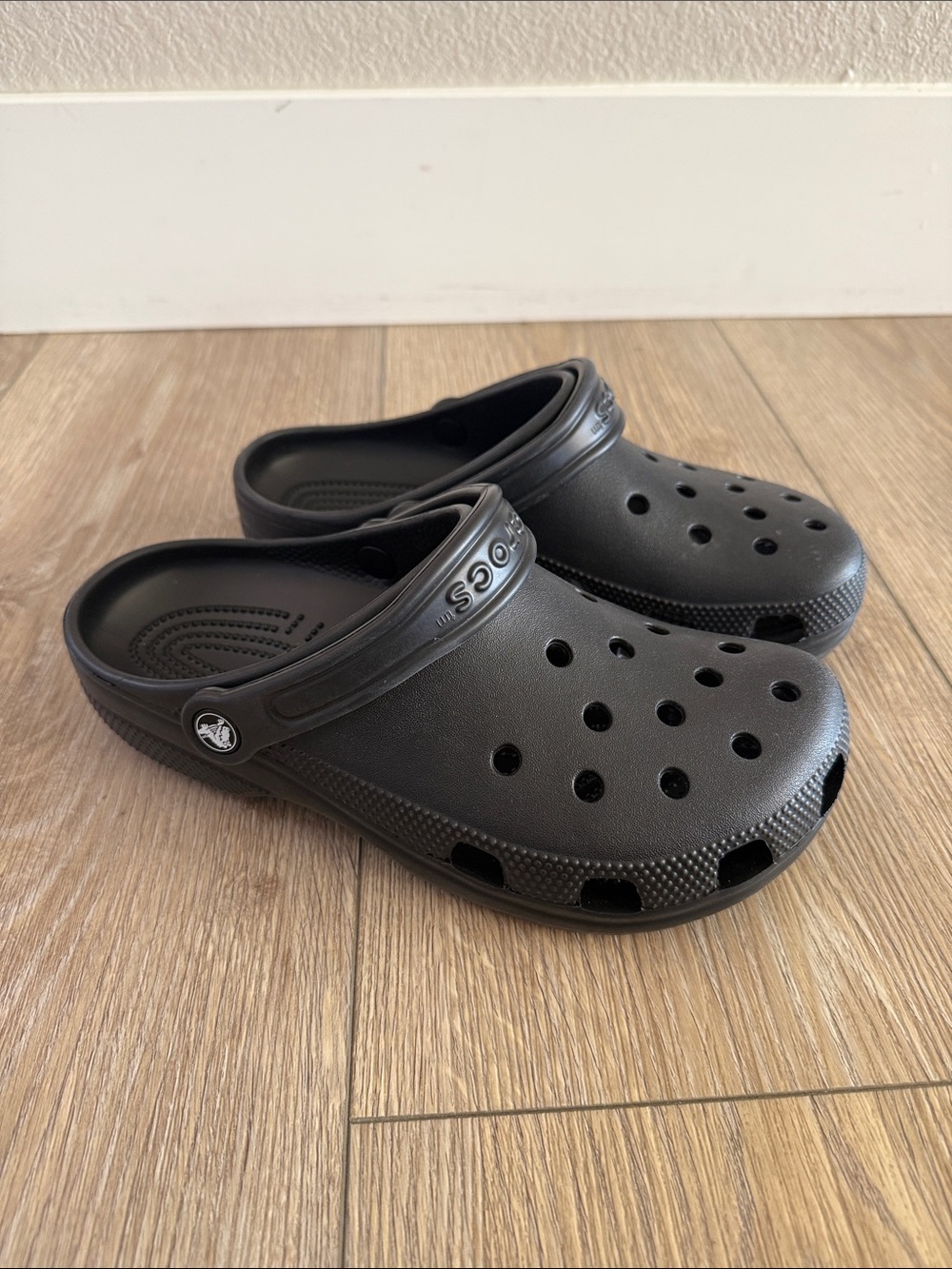 CROCS Classic Clog in Black